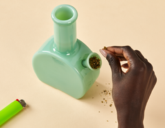 How to Use a Bong